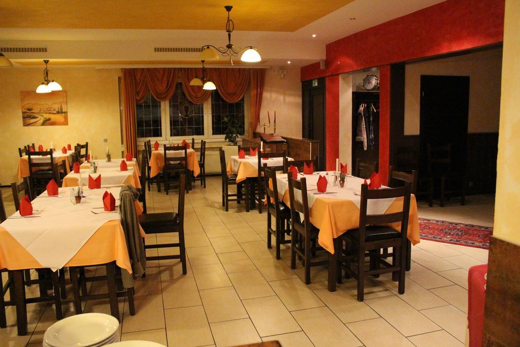 Legend Hotel Biebesheim am Rhein エクステリア 写真