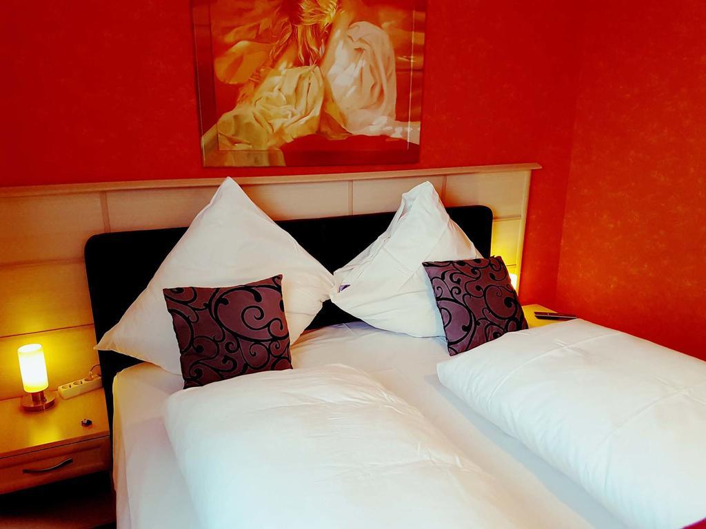 Legend Hotel Biebesheim am Rhein エクステリア 写真