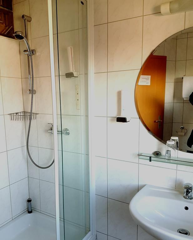 Legend Hotel Biebesheim am Rhein エクステリア 写真