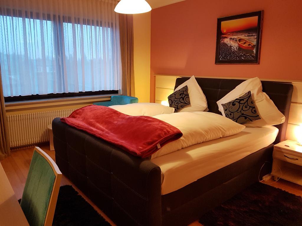 Legend Hotel Biebesheim am Rhein エクステリア 写真