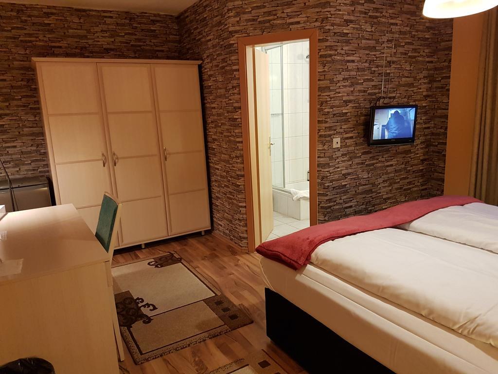 Legend Hotel Biebesheim am Rhein エクステリア 写真