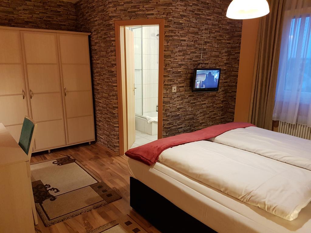 Legend Hotel Biebesheim am Rhein エクステリア 写真